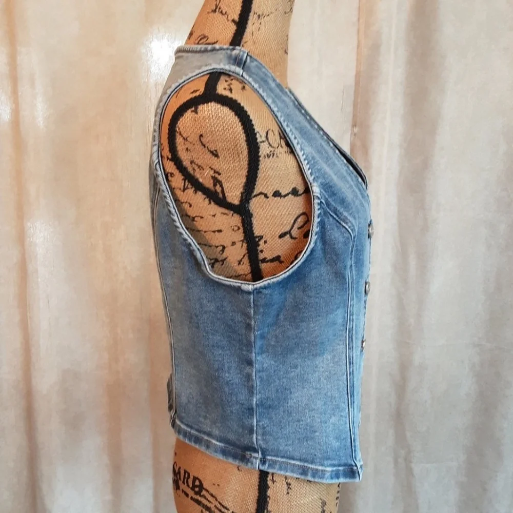 NWT - RISEN Stretch Denim Cropped Vest Medium Blue Button Front Sz M - Picture 5 of 14
